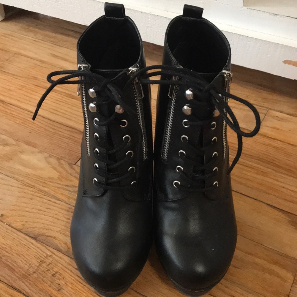 Black Wedges